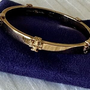 Elegant Gold Bangle Bracelet